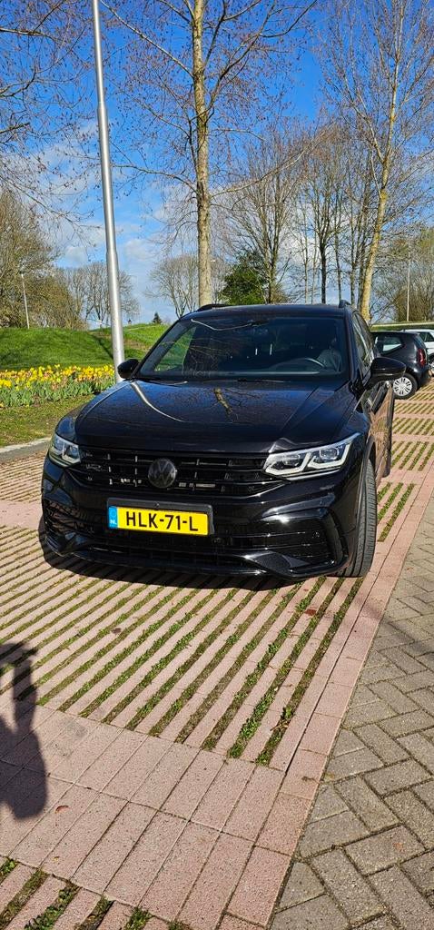 Volkswagen Tiguan 1.4 TSI Ehybrid 245pk DSG 2022 Zwart, Auto's, 1716 kg, 1800 kg, Zwart, 4 cilinders