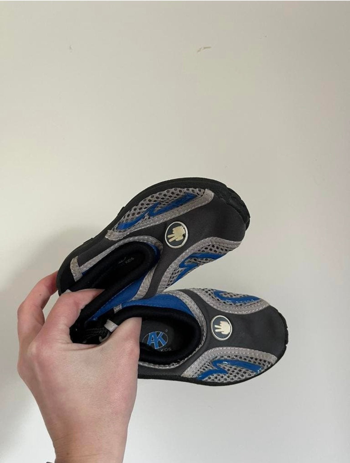 Donkerblauwe met witte waterschoenen / zwemschoenen, maat 25, Jongen of Meisje, Overige typen, Ophalen of Verzenden, Zo goed als nieuw