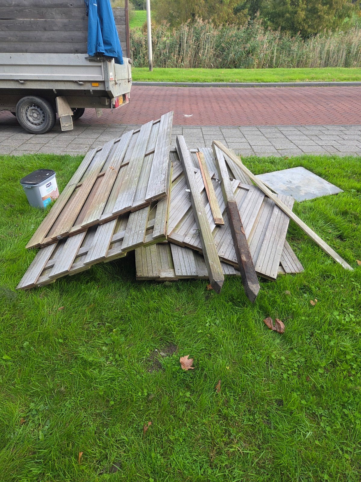 Hardhouten schuttingdelen - planken nog goed, Tuin en Terras, Ophalen of Verzenden, 3 tot 6 meter, Hout, 1 tot 2 meter