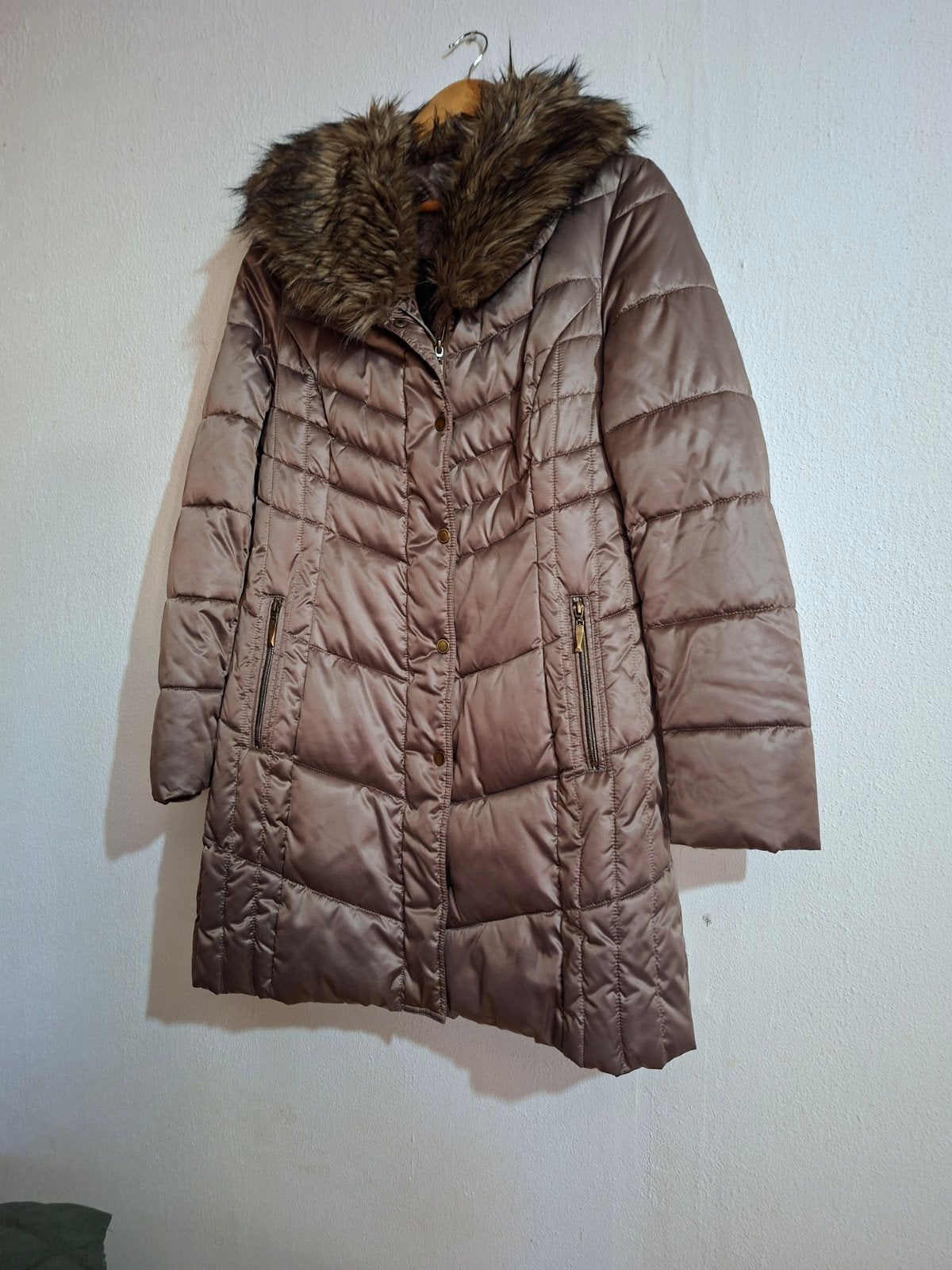 winterjas met nep bontkraag maat 40/42, Verzenden, Zo goed als nieuw, Maat 38/40 (M), Zwart