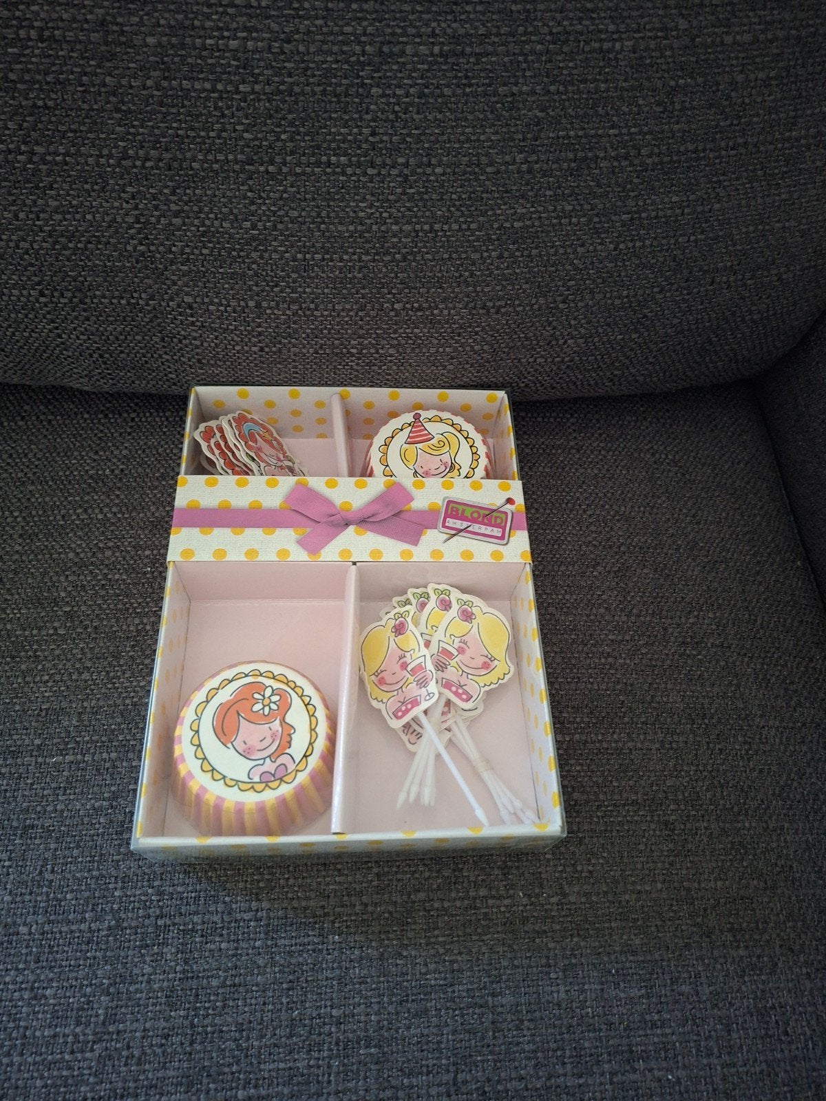 Blond Amsterdam Cupcake Set - Nieuw in verpakking, Ophalen of Verzenden, Nieuw, Cupcakes, Bakvorm