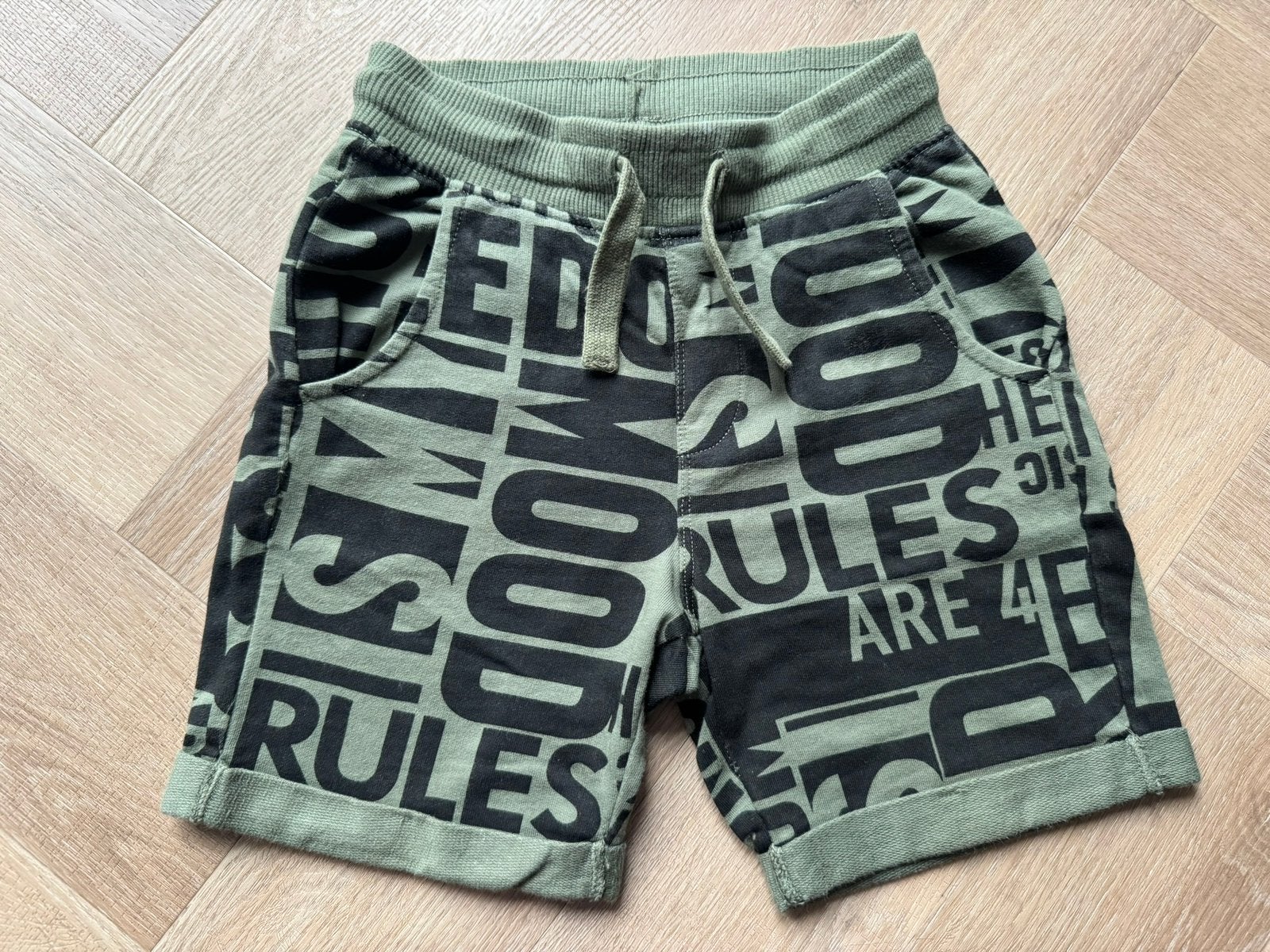 United Colors of Benetton korte broek jongen maat 110, Ophalen of Verzenden, Gebruikt, Jongen, Broek