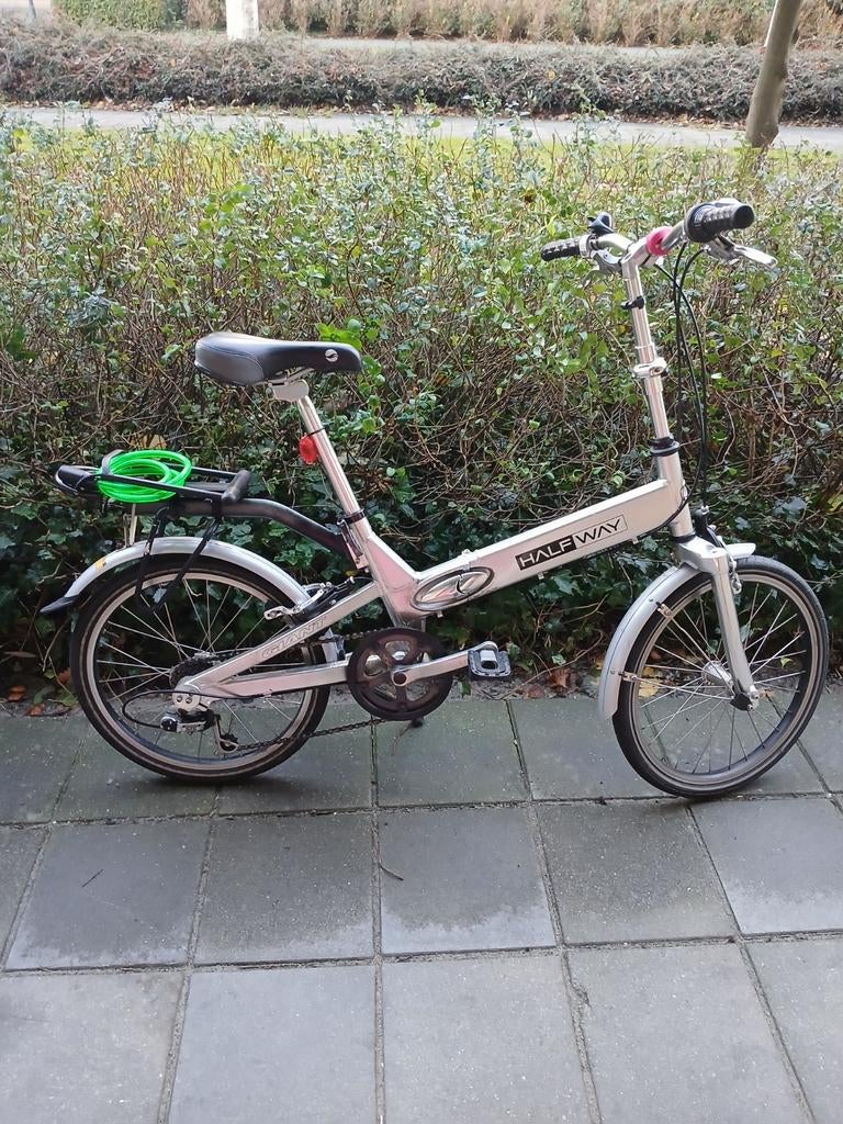 Te koop Giant zilveren halfway vouwfiets met 7 versnellingen, Fietsen en Brommers, Fietsen | Vouwfietsen, 20 inch of meer, Gebruikt
