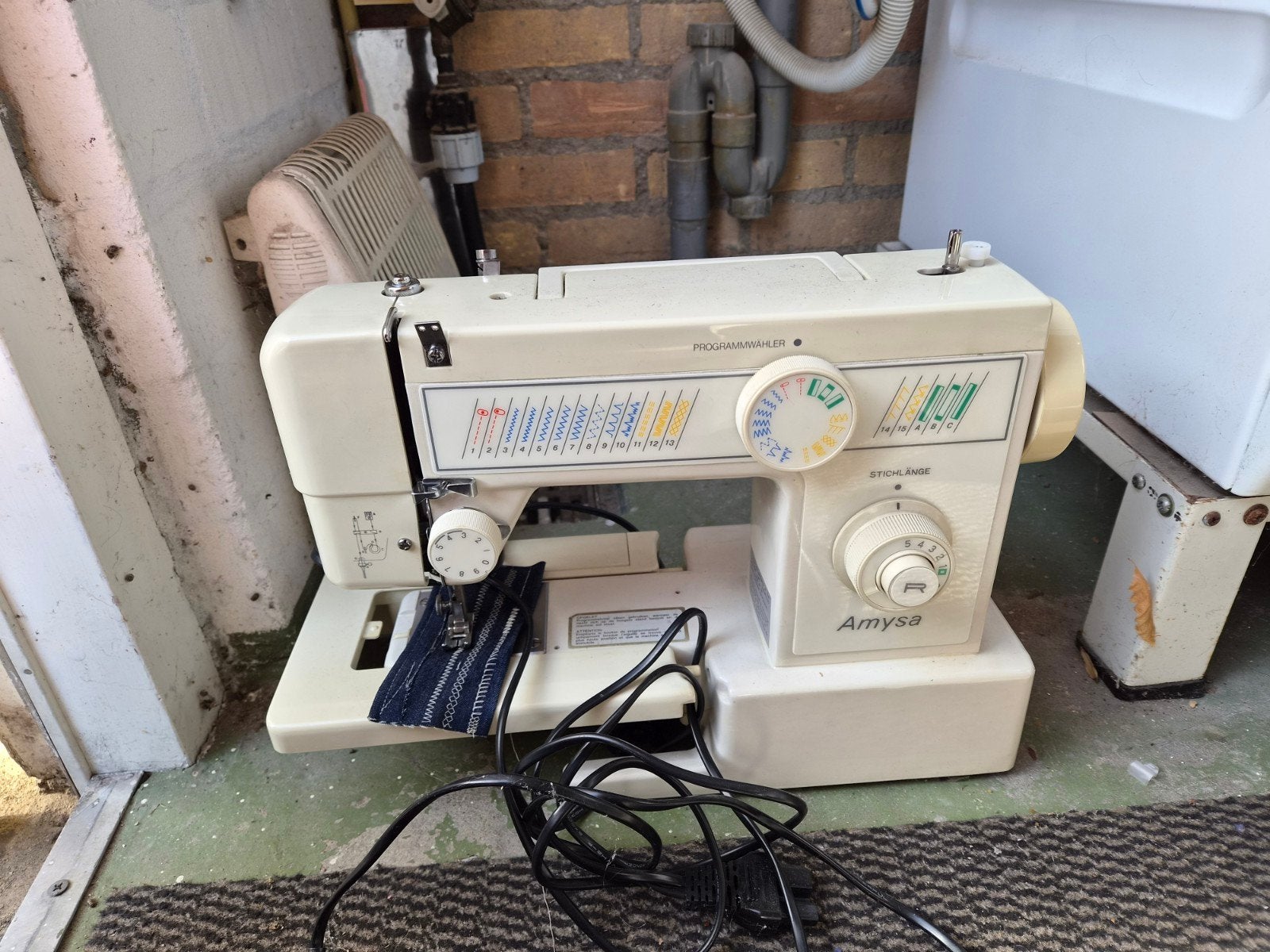 Amyse naaimachine met handleiding, Ophalen of Verzenden, Gebruikt, Naaimachine, Overige merken