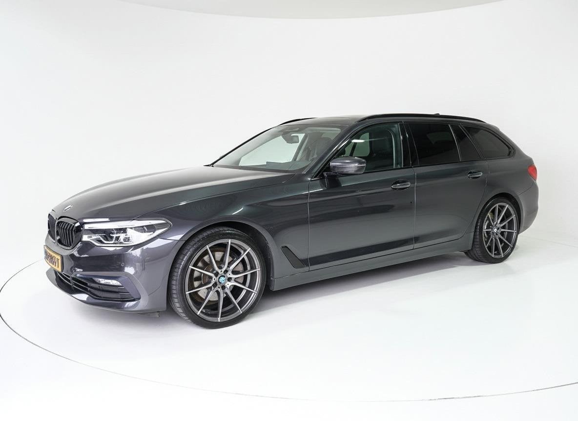 BMW 5-serie Touring 520i High Executive Sport Line |Leder|Ca, Auto's, Automaat, 1998 cc, Achterwielaandrijving, Gebruikt