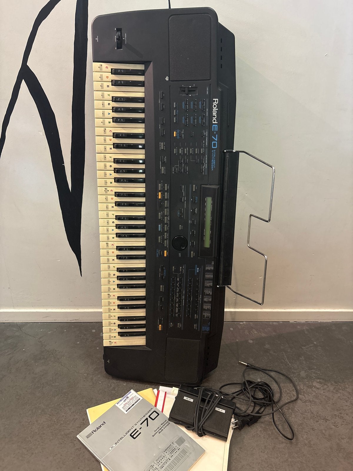 Roland E-70 Intelligent Synthesizer Keyboard, Muziek en Instrumenten, Keyboards, Gebruikt, 61 toetsen, Roland, Midi-aansluiting