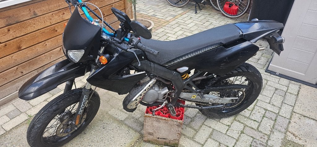Derbi Senda SM X-Treme., Fietsen en Brommers, Ophalen, 6 versnellingen, Gebruikt, Maximaal 45 km/u