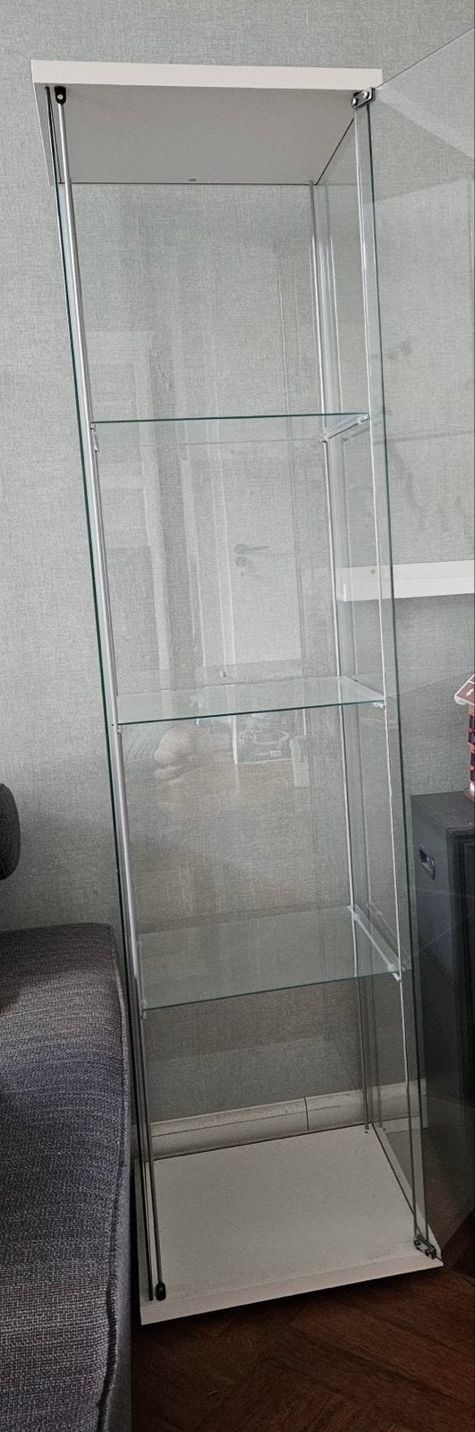 Moderne glazen vitrinekast met planken, Ophalen, Gebruikt, 50 tot 100 cm, Glas