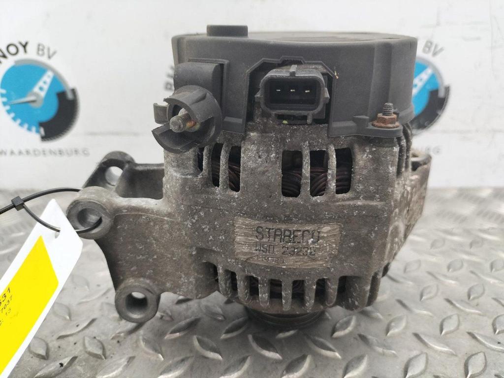 FORD FOCUS 1.6-16V Futura  DYNAMO 2004, Ophalen of Verzenden, Gebruikt, Stiba lid