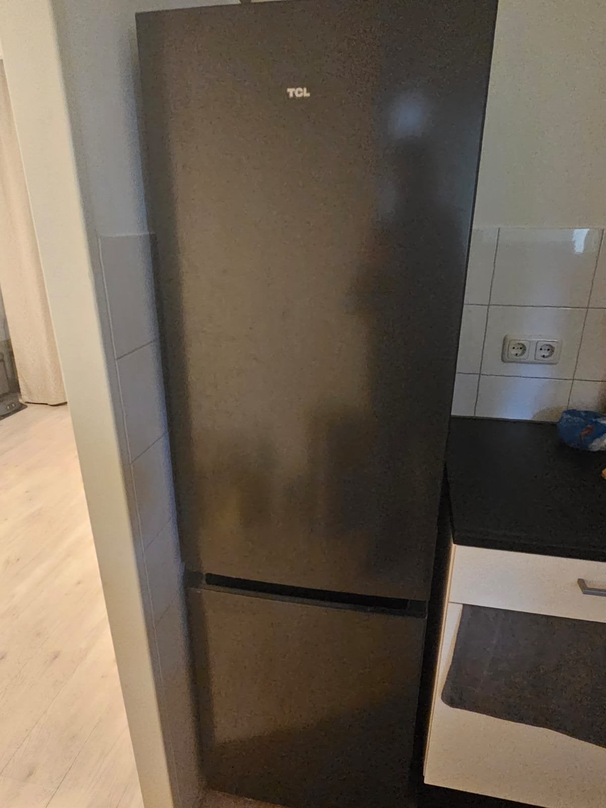 TCL Koelkast met vriesvak - Zo goed als nieuw, Ophalen, 200 liter of meer, 60 cm of meer, Met aparte vriezer