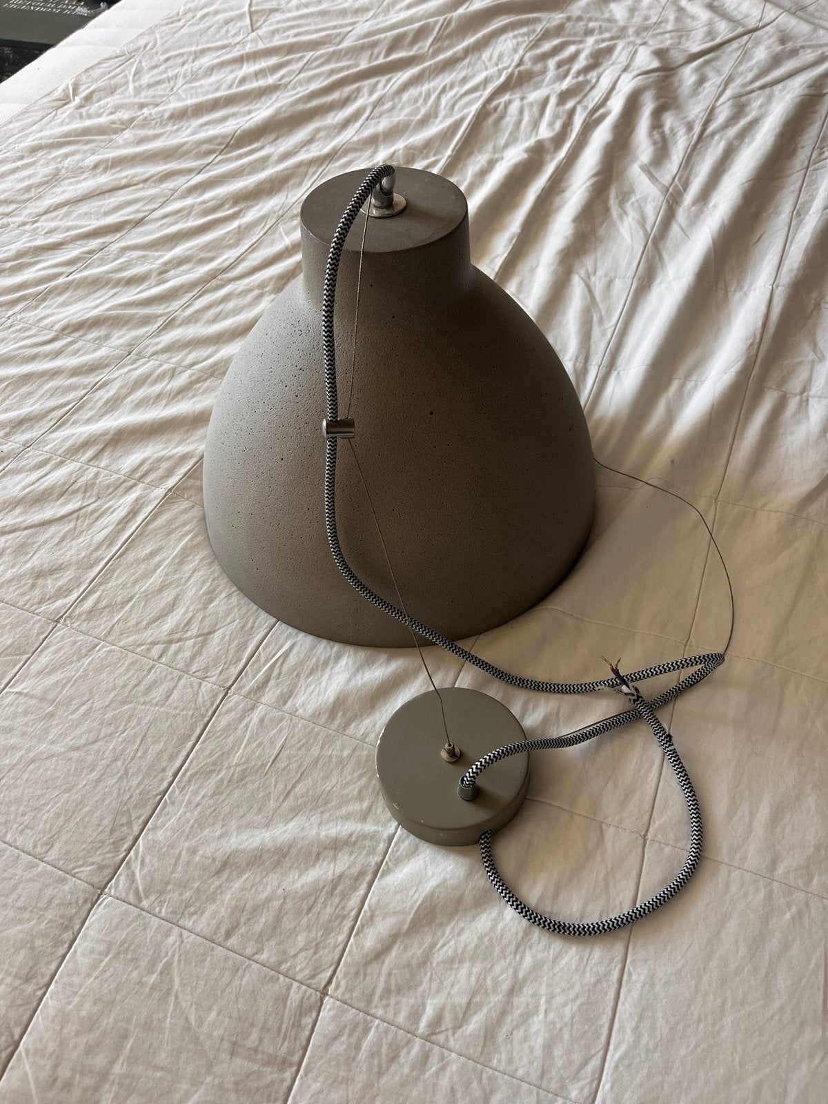 Betonnen hanglamp - Industriële stijl, Ophalen of Verzenden, Zo goed als nieuw, Metaal, E27 (groot)