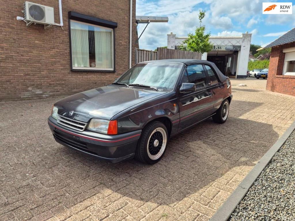 Opel Kadett 1.6S Cabrio Bertone, Auto's, Oldtimers, Te koop, Lichtmetalen velgen, Metallic lak, Open dak, Opel, Benzine, Cabriolet