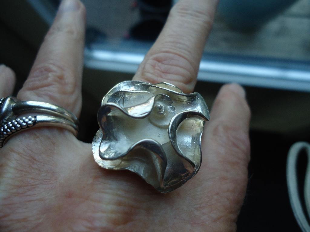 grote echt zilveren brutalist ring bloemvorm mt 18 zil 925, Sieraden, Tassen en Uiterlijk, Ringen, 18 tot 19, Ophalen of Verzenden