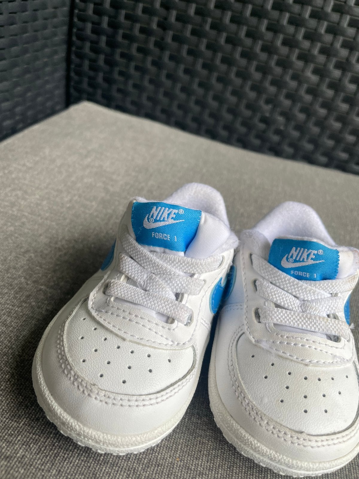 Nike Force 1 baby sneakers wit/blauw - Maat 18.5, Ophalen of Verzenden, Zo goed als nieuw, Jongen of Meisje