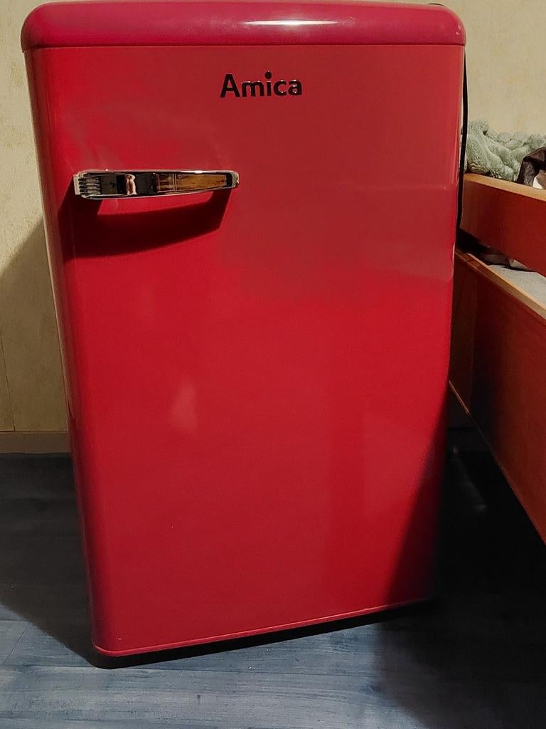 Amica koelkast rood, Gebruikt, 100 tot 150 liter, 45 tot 60 cm, Met vriesvak