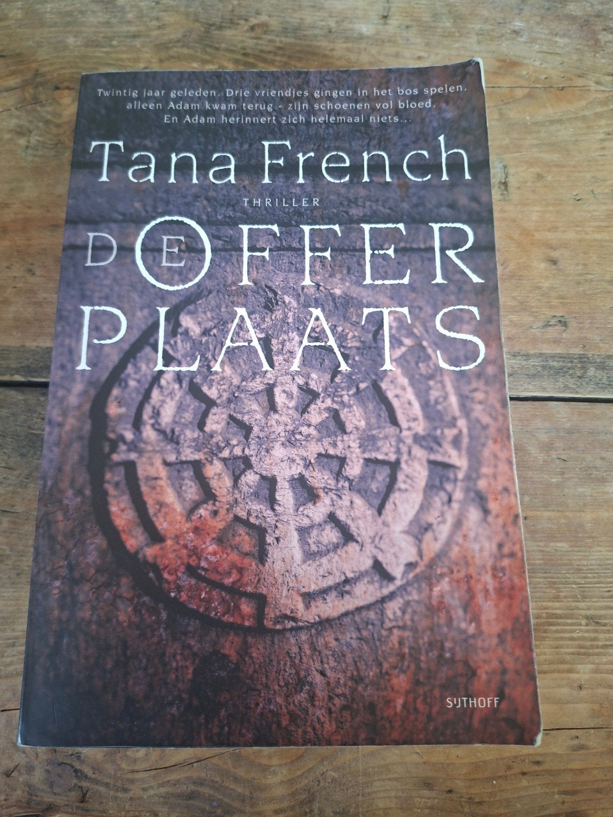 De Offerplaats - Tana French (Thriller), Ophalen of Verzenden, Gelezen, Tana French, Europa overig