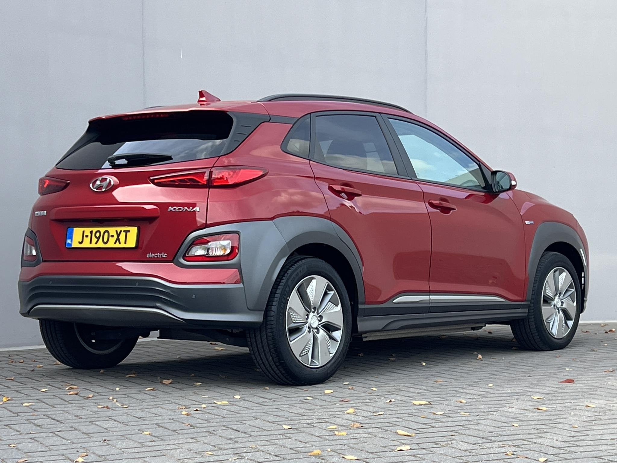 Hyundai Kona EV Fashion Design 39 kWh / Dealer onderhouden /, Dealer onderhouden, 136 pk, Gebruikt, Leder en Stof