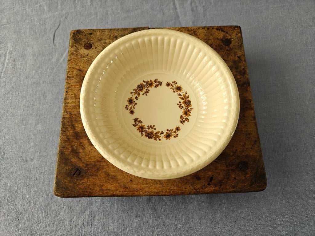 Wedgwood Radcliffe papschaal, Ophalen of Verzenden, Zo goed als nieuw, Bord(en), Wedgwood