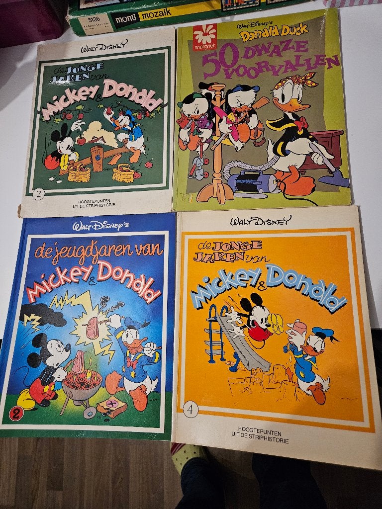 Strips: Disney Donald Duck 4x (o.a. de Jeugd & Jonge jaren), Meerdere stripboeken, Ophalen of Verzenden, Gelezen, Walt Disney  Donald duck
