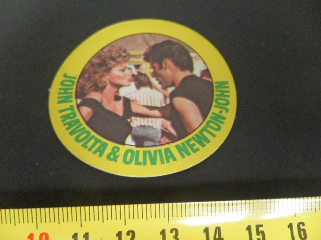 sticker John Travolta & Olivia Newton-John  KA181, Verzamelen, Ophalen, Zo goed als nieuw