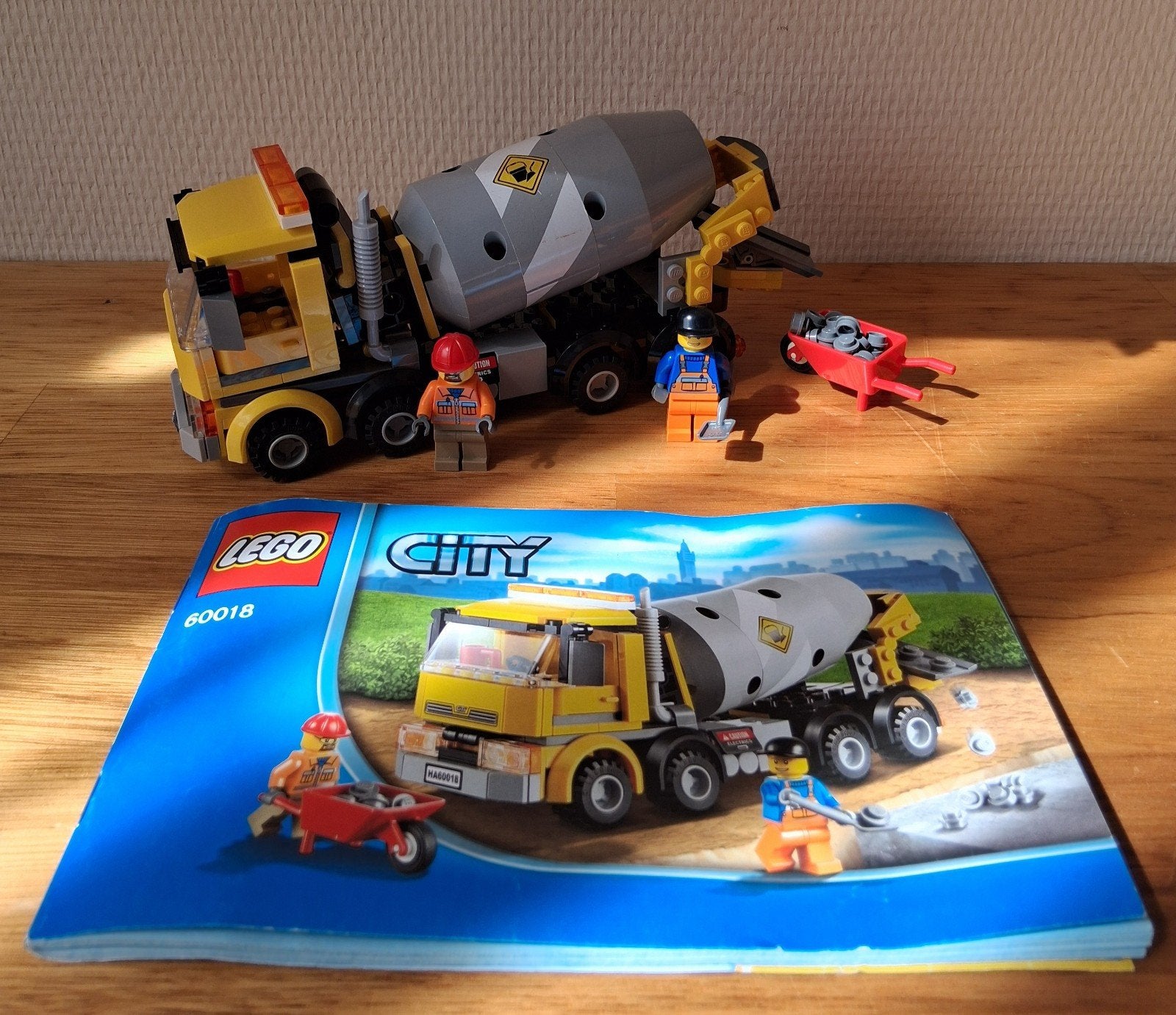 lego city cement mixer wagen 60018 complete set met boekje, City, Lego, Ophalen of Verzenden, Zo goed als nieuw