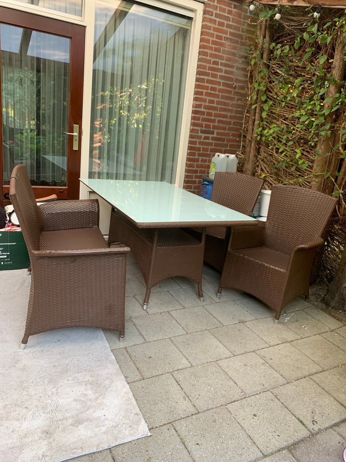 Wicker Tuinset met Glazen Tafel en Bank, Ophalen, 4 zitplaatsen, Gebruikt, Wicker