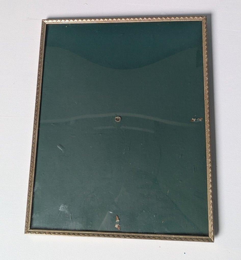 Vintage fotolijstje met bol glas 20x25 cm, Minder dan 50 cm, Gebruikt, Metaal of Aluminium, Ophalen of Verzenden