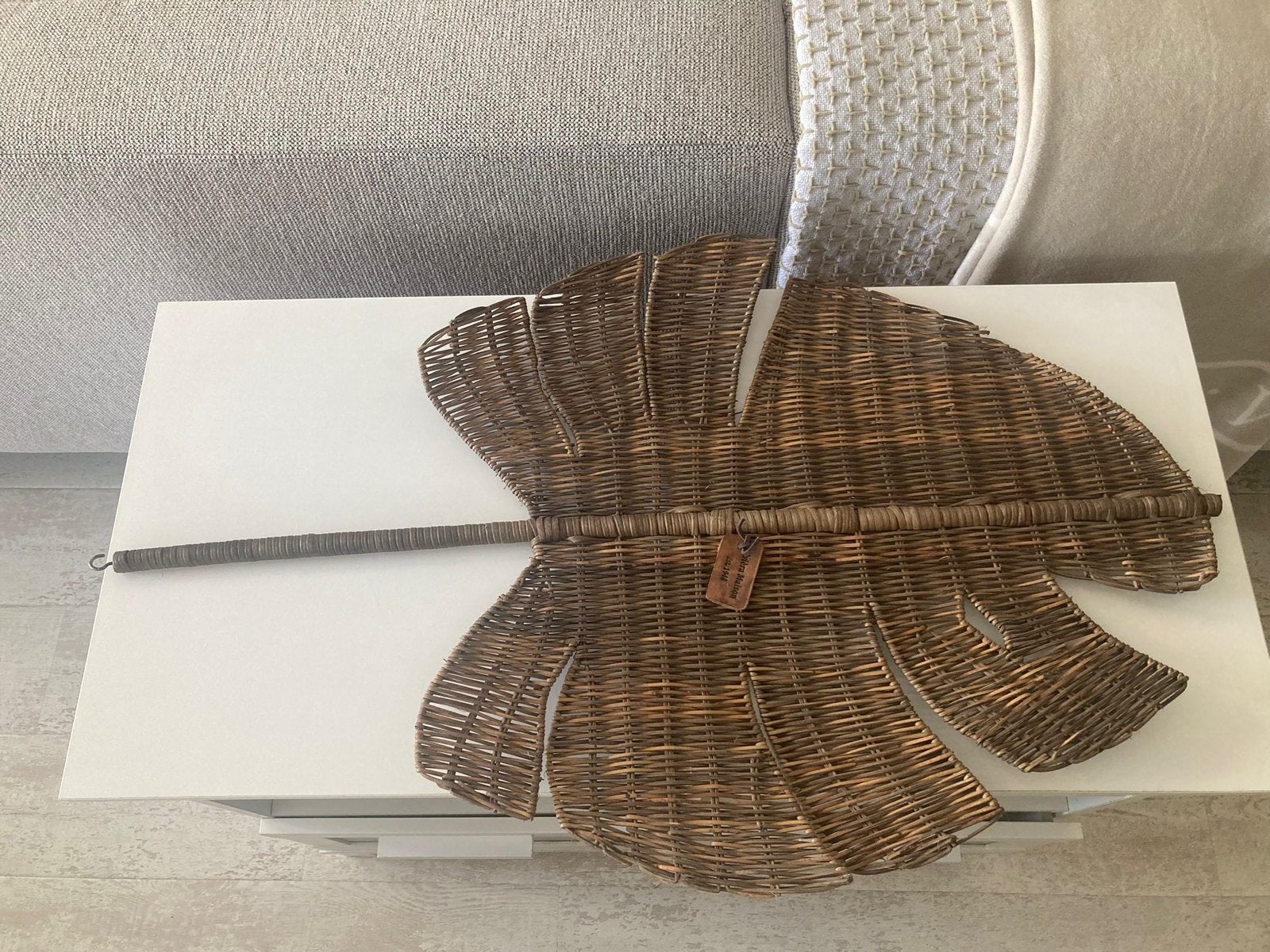 Te koop: Rivièra Maison rattan monstera leaf/blad, Ophalen, Overige materialen, Nieuw, Landelijk