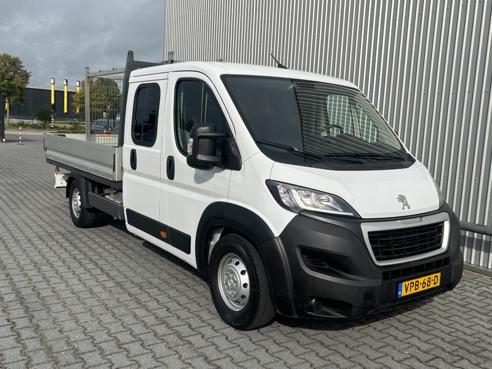 Peugeot Boxer 2.2 BlueHDi L4*LAADBAK*LUCHTVERING*HAAK*A/C*30, Auto's, Voorwielaandrijving, Stof, Gebruikt, 4 cilinders