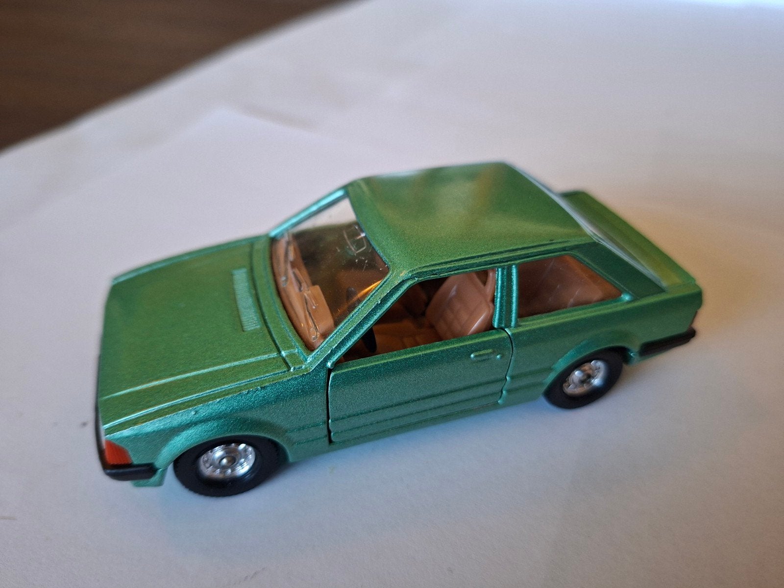 Corgi Ford Escort 1.3 GL # 344B 1:36, Hobby en Vrije tijd, Modelauto's | Overige schalen, Ophalen of Verzenden, Auto