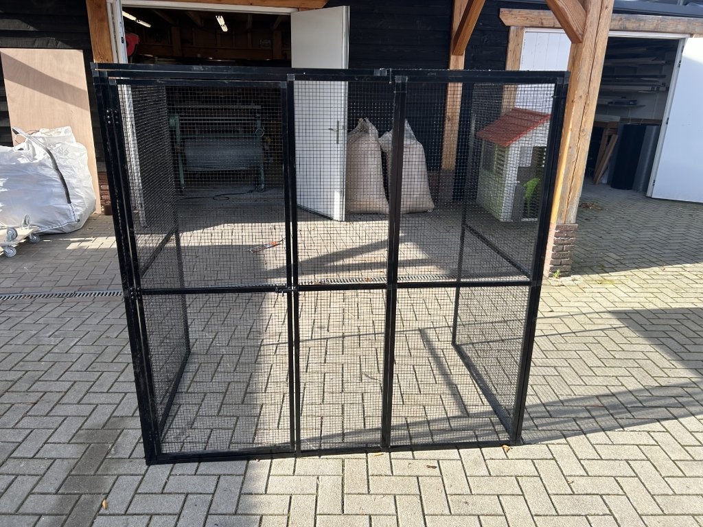 Nieuwe Volière op voorraad! 167x102x162 cm Zwart ACTIE!!, Vrouwelijk, Kip
