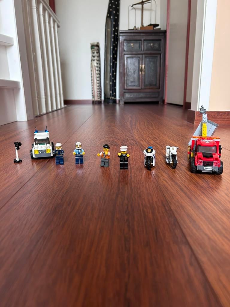 Lego sets 60137 + 7236, Tow Truck Trouble + Police Car, Kinderen en Baby's, Speelgoed | Duplo en Lego, City, Lego, Ophalen of Verzenden