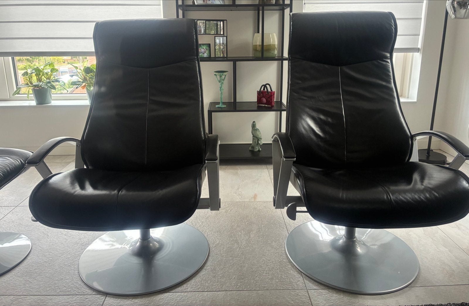 2x Leren Relaxfauteuils met Voetenbank - Zwart. Van hulshof, Ophalen, Gebruikt, Gekocht bij hulshof, Leer