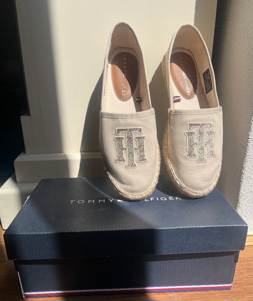 Tommy hilfiger espadrilles, Beige, Ophalen of Verzenden, Zo goed als nieuw, Espadrilles of Moccasins