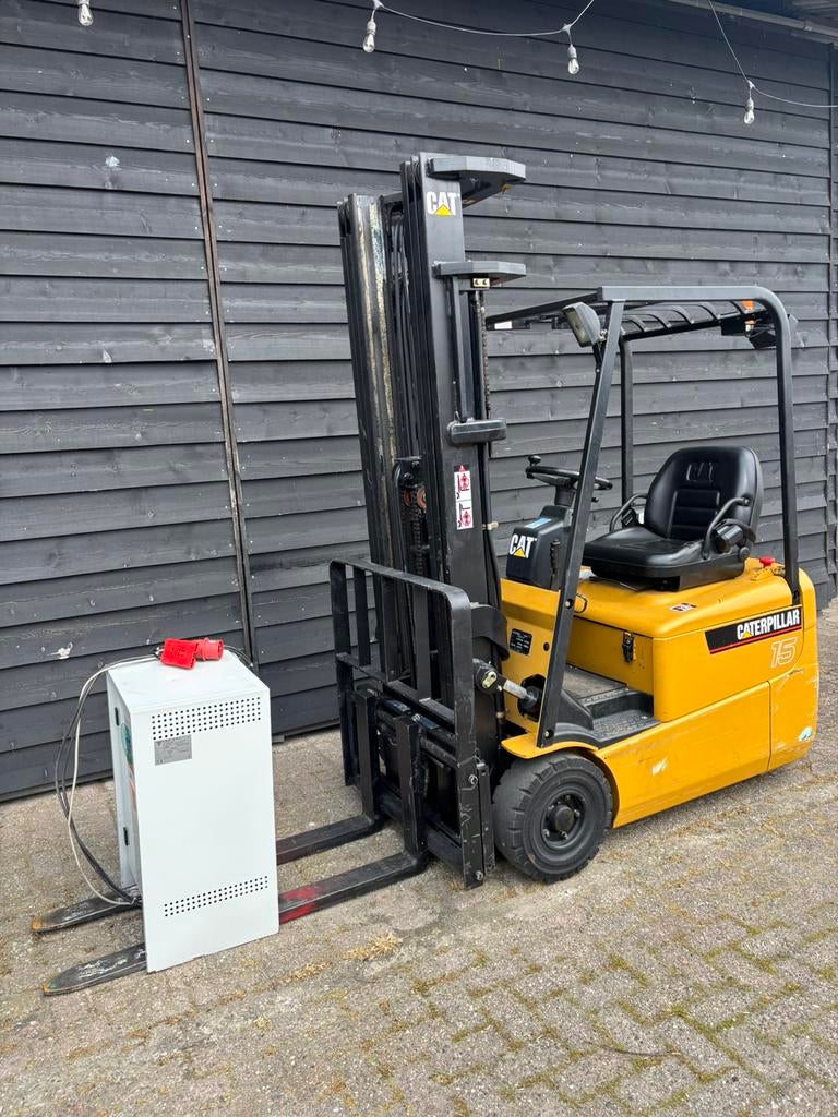 Caterpillar elektrische heftruck 1500 kg Triplex Sideshift, Zakelijke goederen, Machines en Bouw | Heftrucks en Intern transport