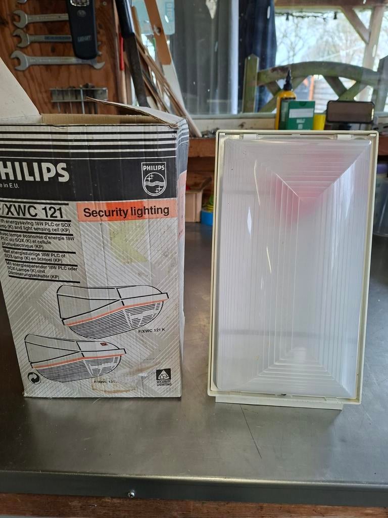Philips FCW121 Buitenverlichting Armatuur - Nieuw in Doos, Ophalen of Verzenden, Nieuw, Modern