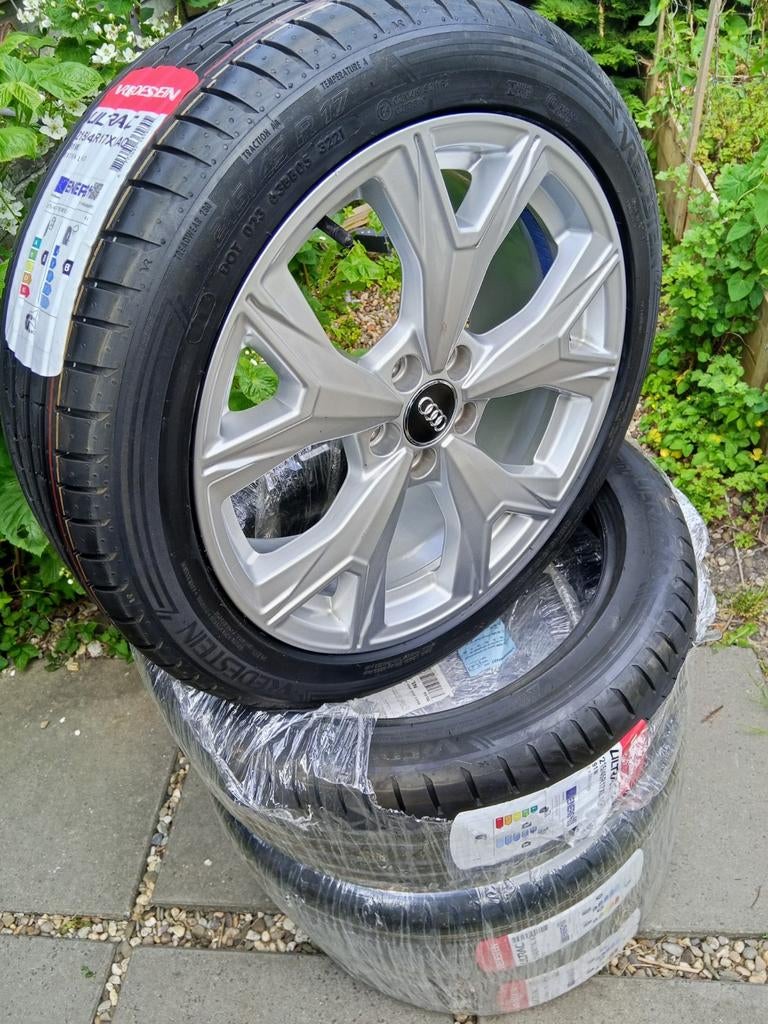 origineel audi a1 GB polo ibiza,215-45-17 Vredestein 5X100, Ophalen, 215 mm, Banden en Velgen, Nieuw