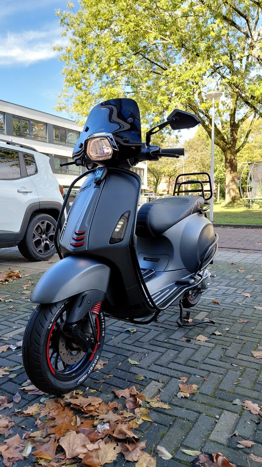 mooie Vespa Sprint Full option 2017 geel kenteken, Gebruikt, Maximaal 45 km/u, Ophalen of Verzenden, Benzine