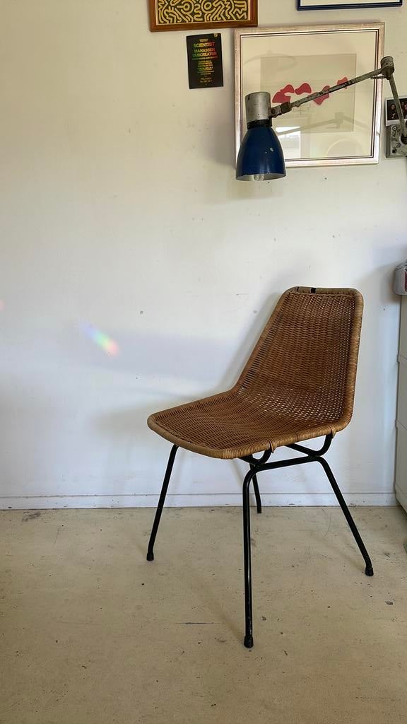 Vintage stoel van metaal met rieten zitting, Ophalen, Gebruikt, Zwart, Vintage, jaren 60