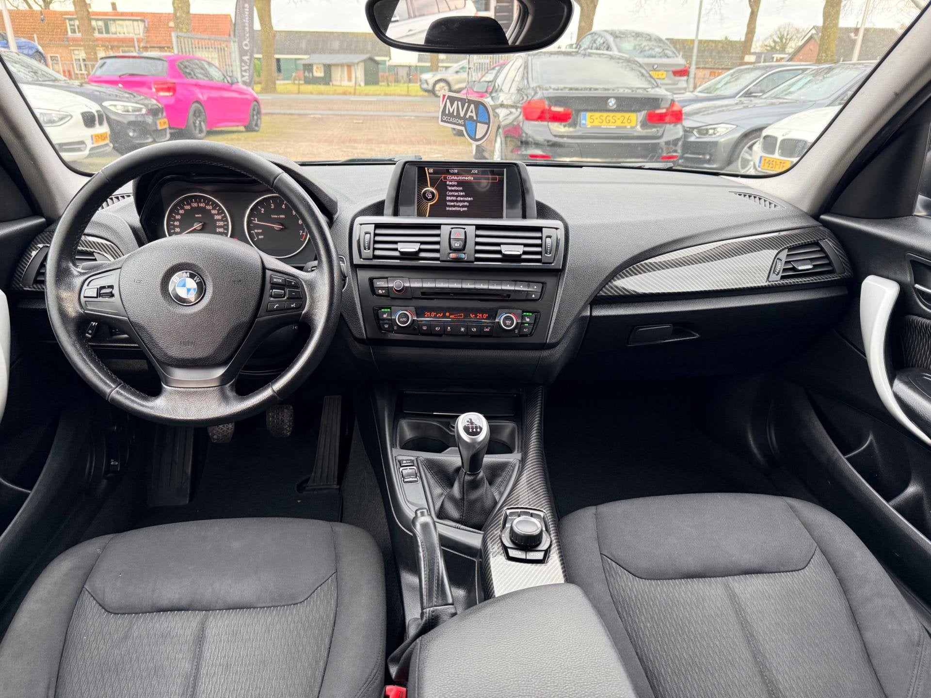 BMW 1-serie 114i Business+|Nieuwe Ketting + Klepseals|Climat, 1-Serie, Euro 5, Gebruikt, Zwart