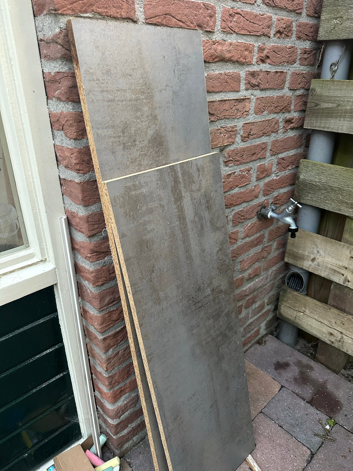 Gratis planken met betonlook (2 stuks), Ophalen, Gebruikt