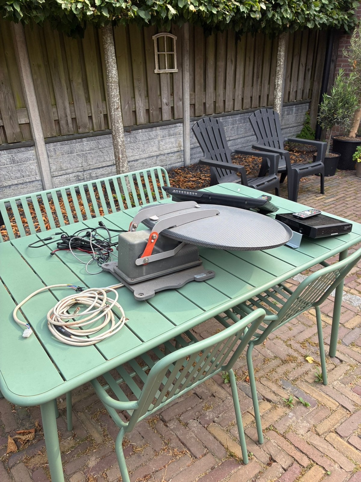 Schotel automatisch 19” tv plus ontvanger, Ophalen, Gebruikt