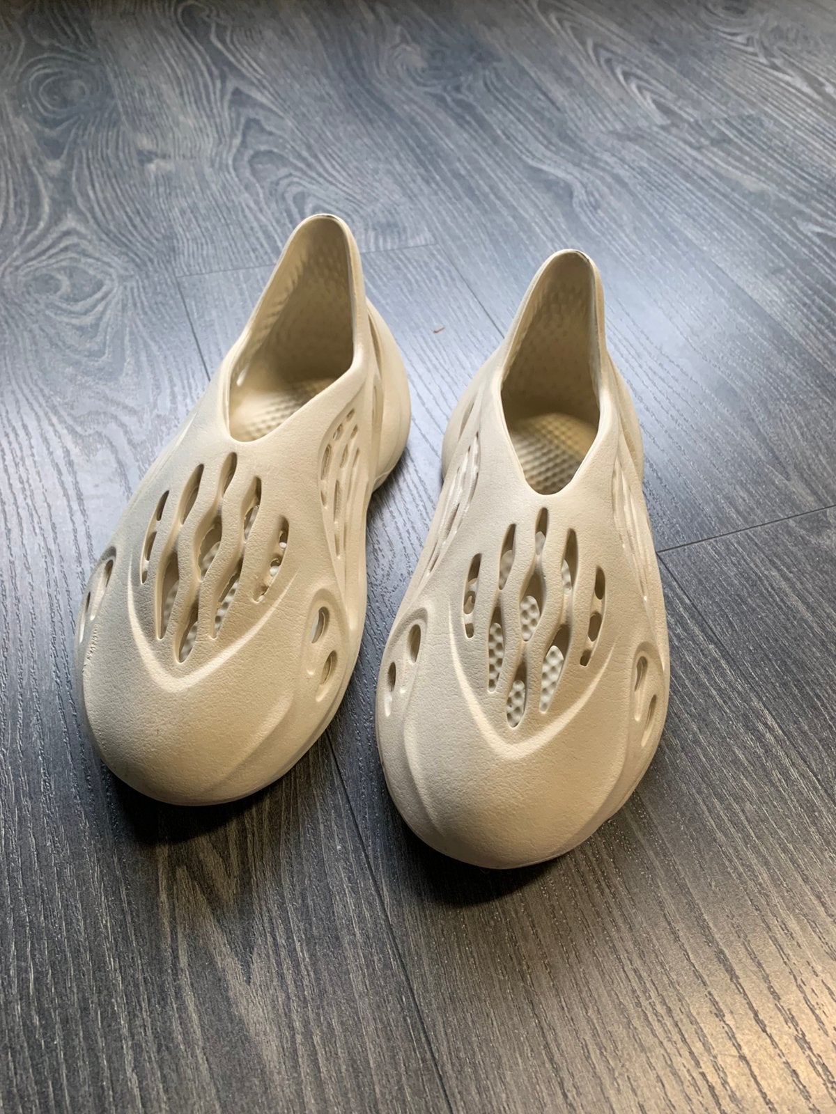Yeezy Foam Runners mt. US8 Origineel, Ophalen of Verzenden, Zo goed als nieuw, Beige, Sneakers of Gympen