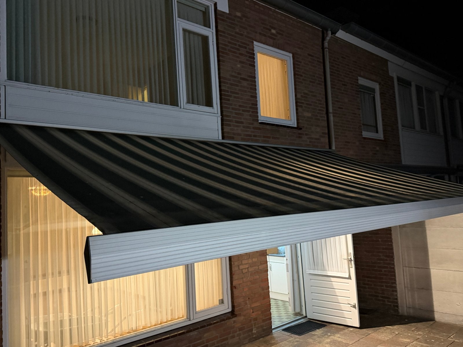 Elektrische luifel gevel 575x300 cm - Zo goed als nieuw, 450 cm of meer, Elektrisch, Ophalen of Verzenden, Zo goed als nieuw