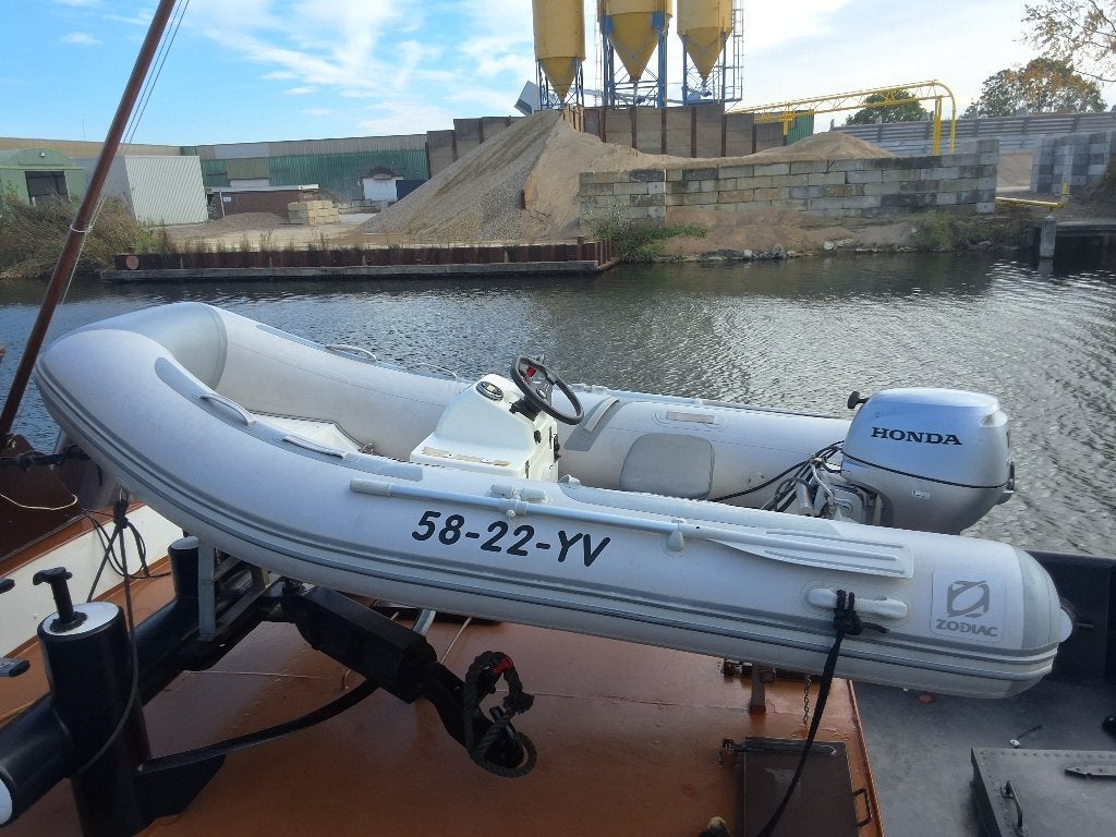Nette snelle Zodiac RIB cadet 340 opblaasboot, Watersport en Boten, Gebruikt, 4 m, 15 pk, 25 cm