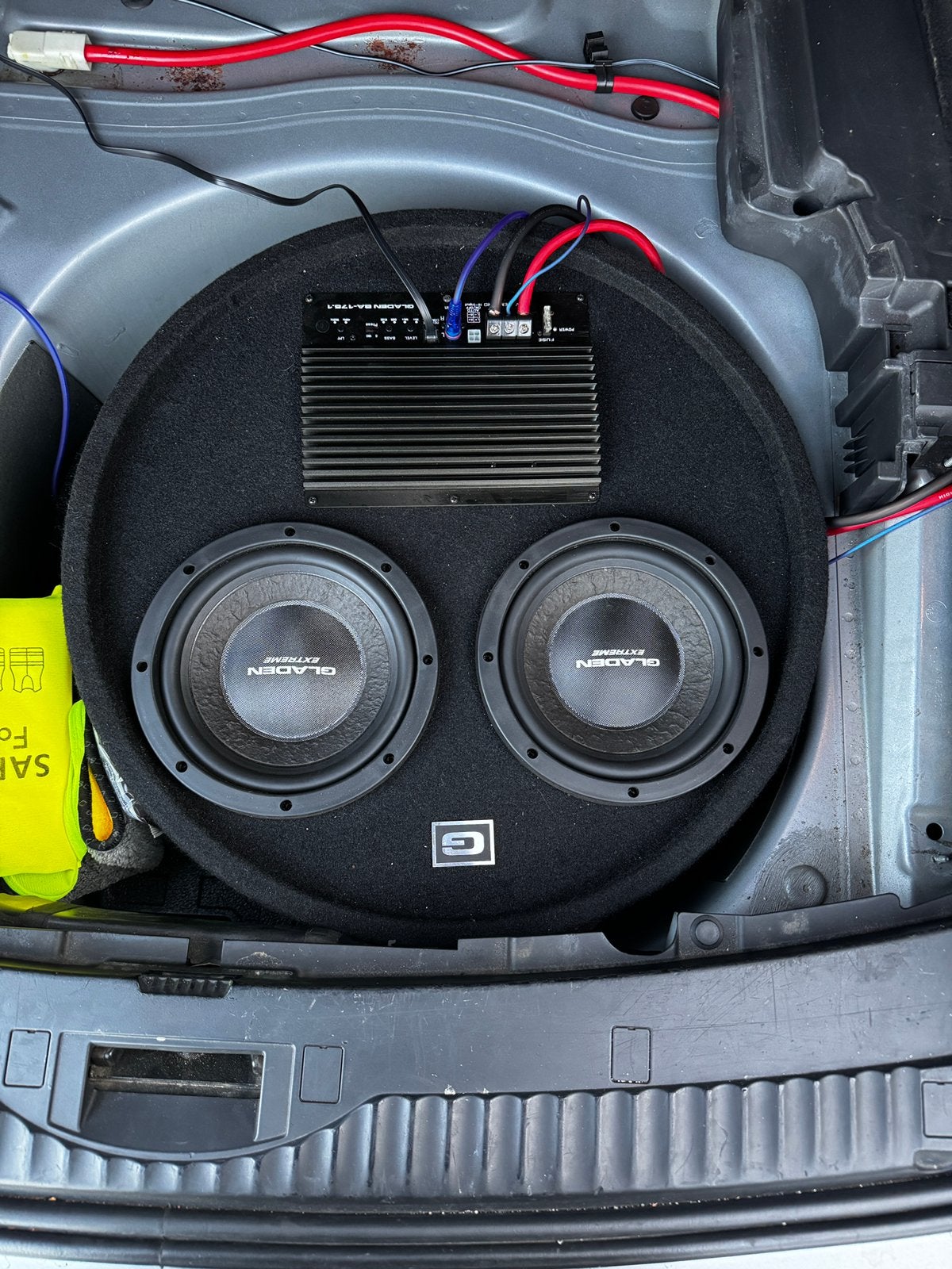Gladen rs 08 subwoofer inc versterker, Ophalen, Zo goed als nieuw