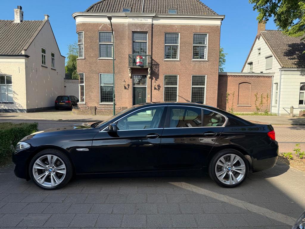 BMW 5-serie 523i High Executive AUTOMAAT LEER, Euro 5, Achterwielaandrijving, Gebruikt, 2000 kg