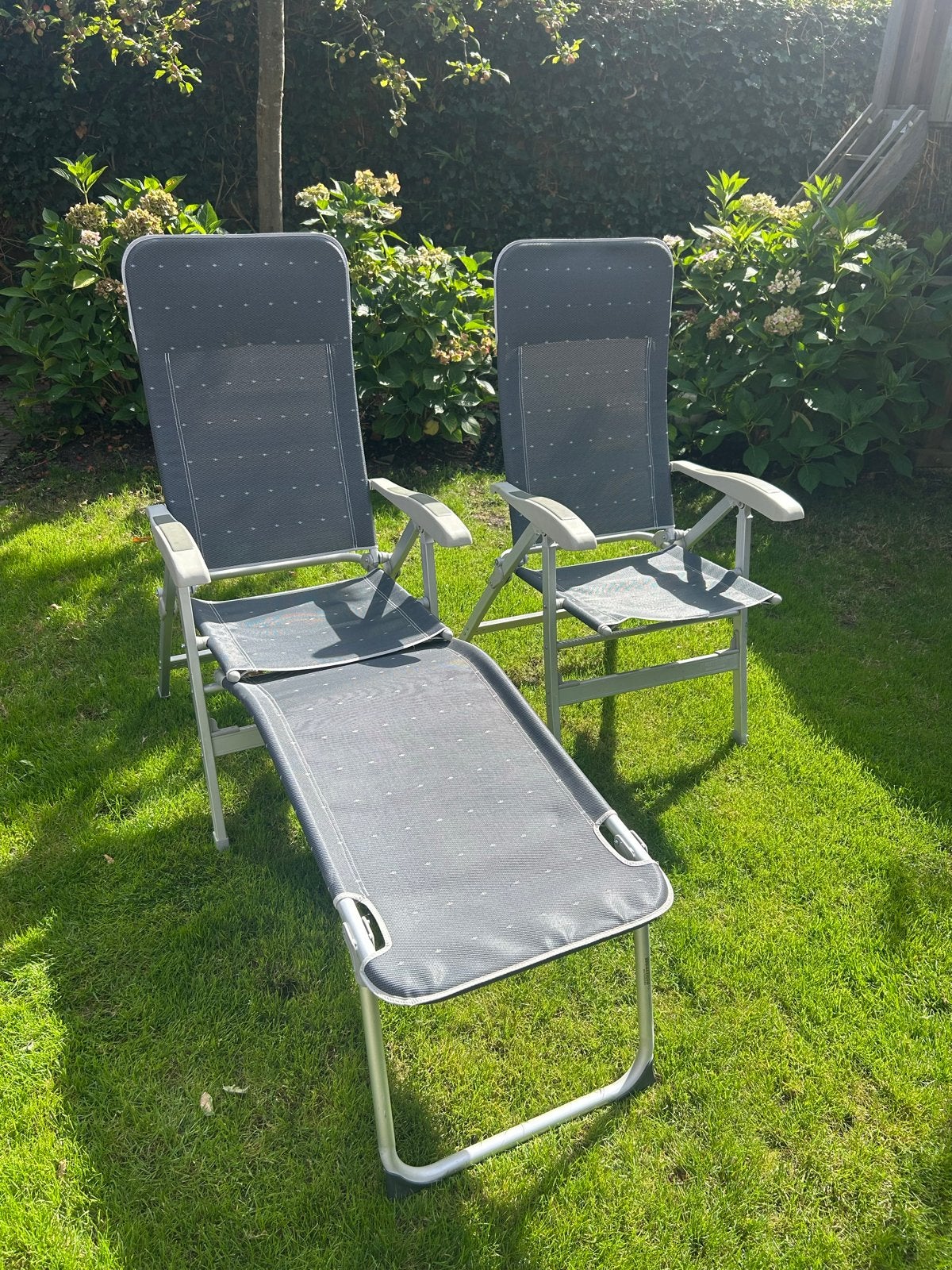 Westfield Kampeerstoelen met voetensteun - uitstekende staat, Caravans en Kamperen, Ophalen, Zo goed als nieuw, Campingstoel