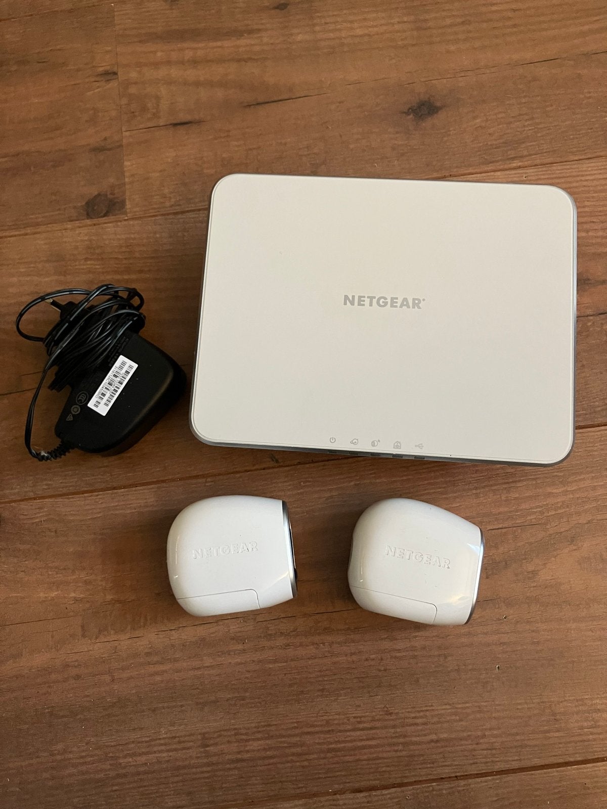 Netgear Arlo Beveiligingssysteem met 2 camera's, Ophalen, Zo goed als nieuw, Buitencamera