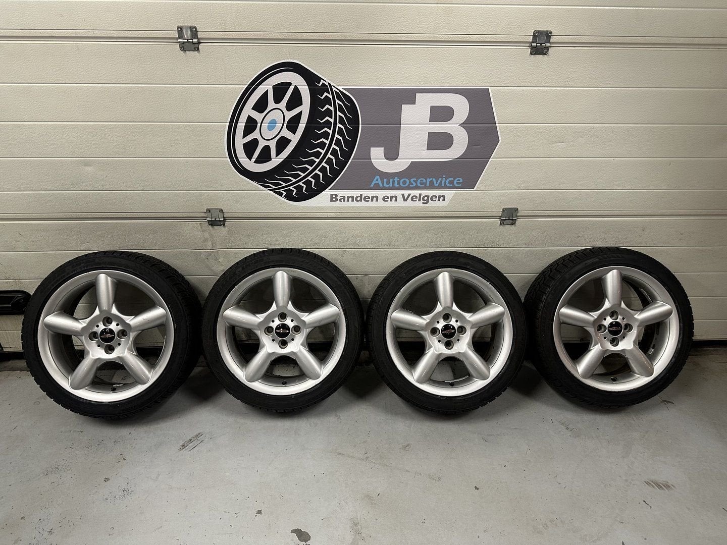 17inch Originele Mini JCW Velgen! A merk winterband! 4x100, Auto-onderdelen, Banden en Velgen, Gebruikt, -, -, Banden en Velgen